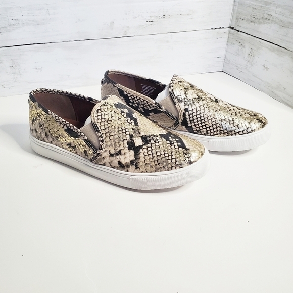 Steve Madden Shoes - 𝅺STEVE Madden Safary Snakeskin Slip On Sneakers